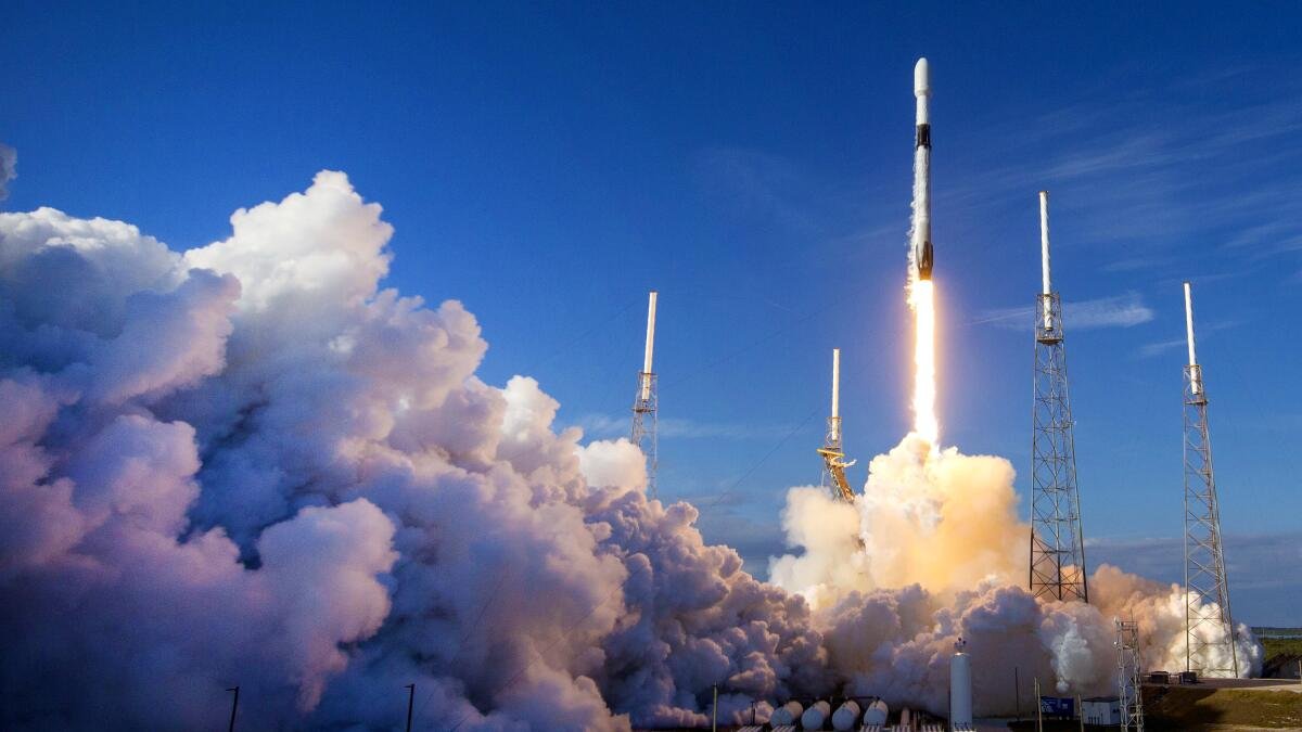 Spectrum Showdown: SpaceX’s $17 Billion EchoStar Gambit and the Race to Blanket the Planet in Signal